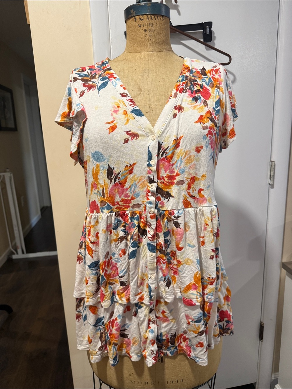 Torrid Floral Button-Front V-Neck Peplum Top - Cream/Multi